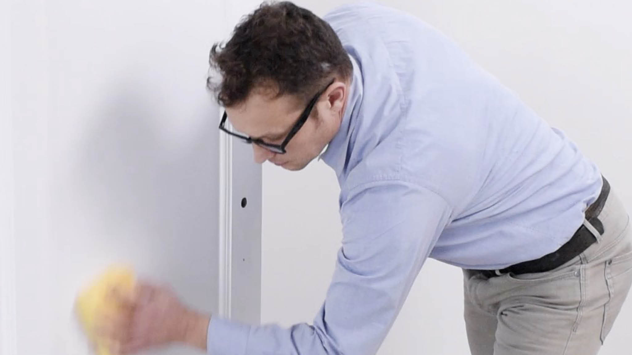 17.7 Dépoussiérez vos murs Pour obtenir une finition ultra-lisse, il est primordial de dépoussiérer vos murs avant de les peindre.