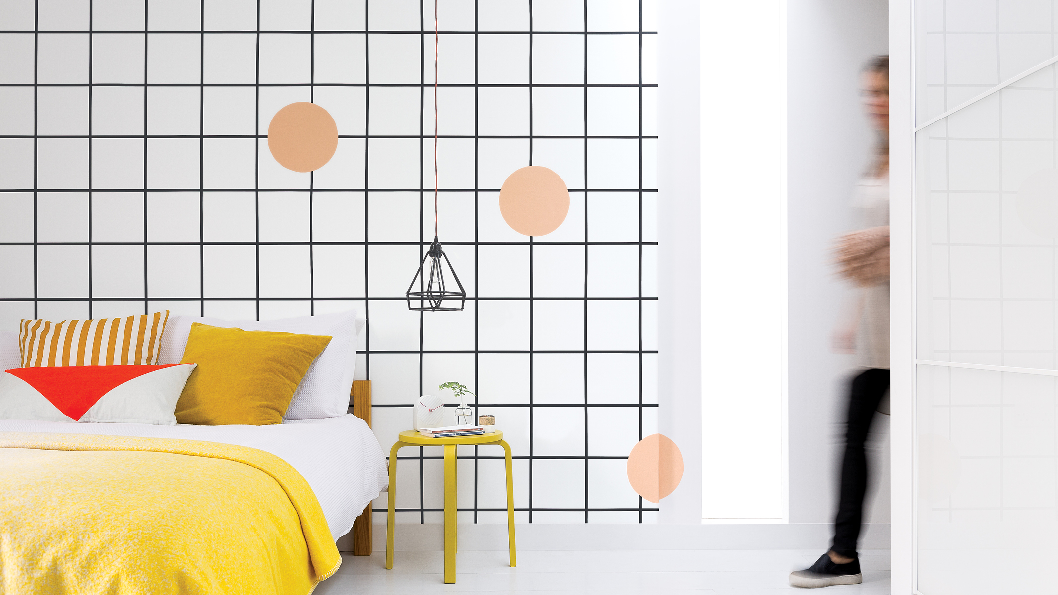 7.3 Peignez des carreaux sur votre mur de contraste Pour une décoration contemporaine et audacieuse, vous ne risquez pas de vous tromper en choisissant des carreaux monochromes.