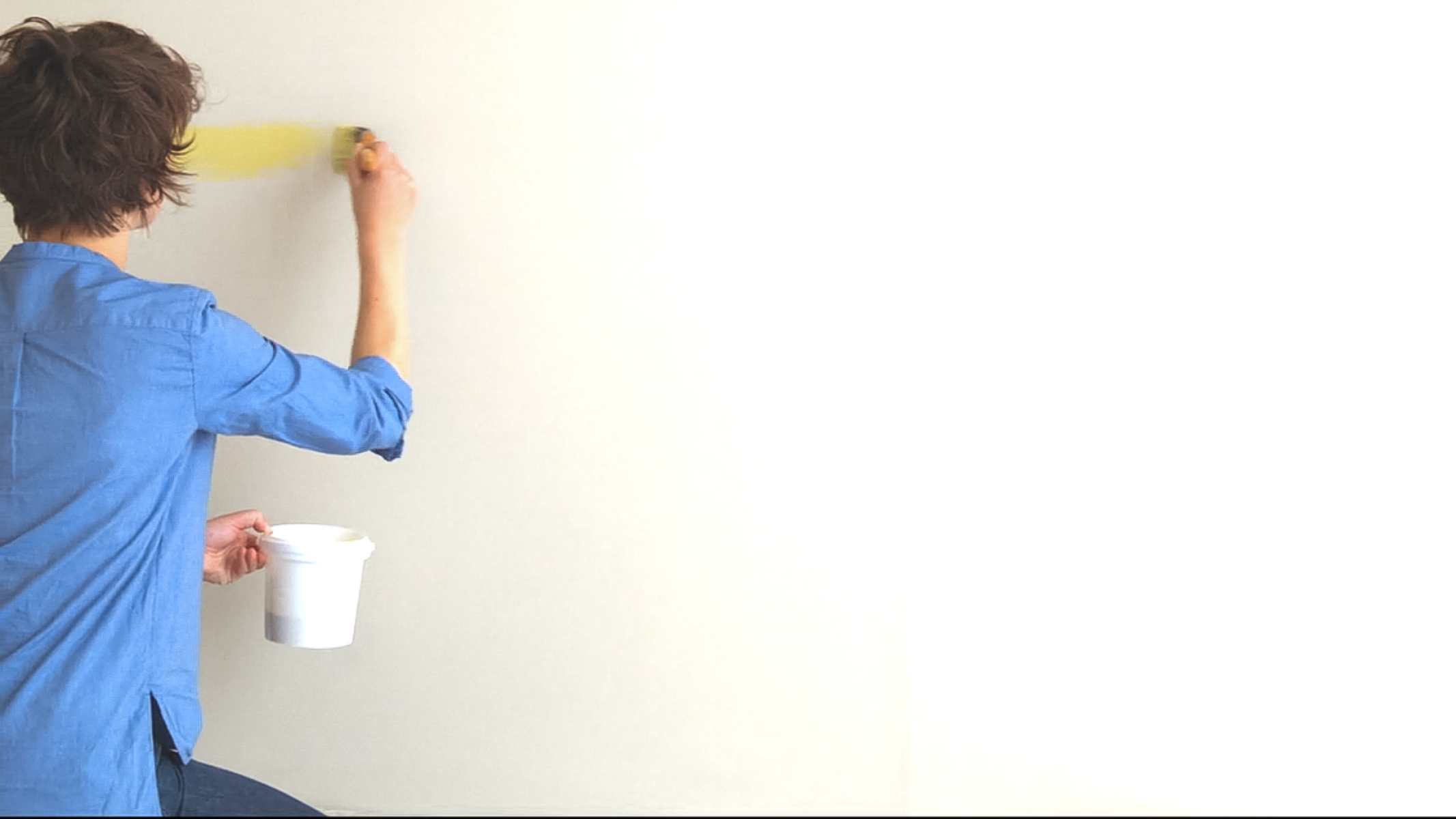1.6 Passez à la décoration Vos murs constituent la toile de fond de votre projet de décoration et c’est le choix de la finition de peinture qui fera la différence entre une décoration amateur et une décoration professionnelle.