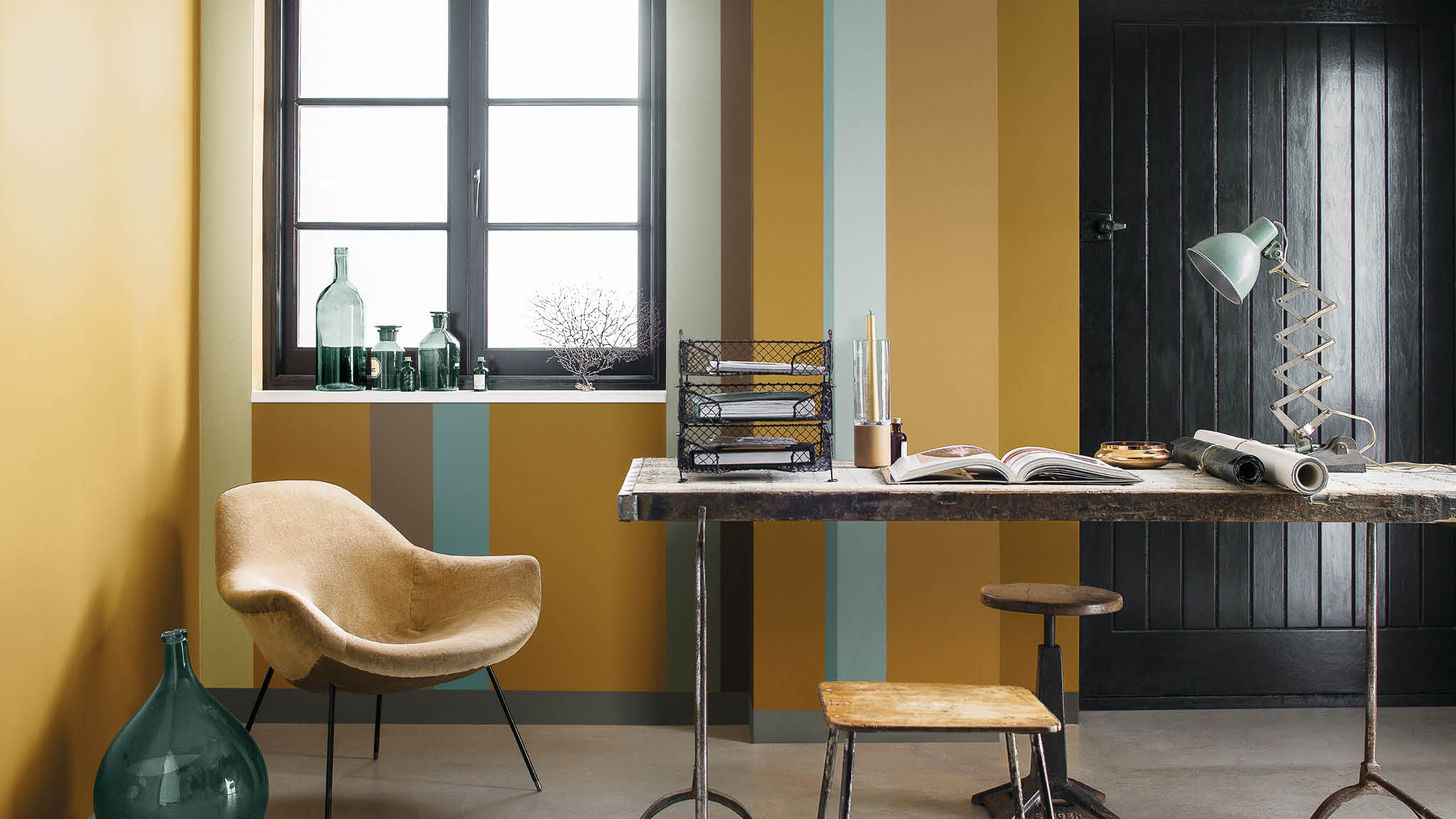 2.2 Un bureau couleur or à rayures bleues Le mariage du bleu et de l’or peut sembler inhabituel de prime abord, mais, en choisissant les bonnes nuances, il peut être exaltant et harmonieux.