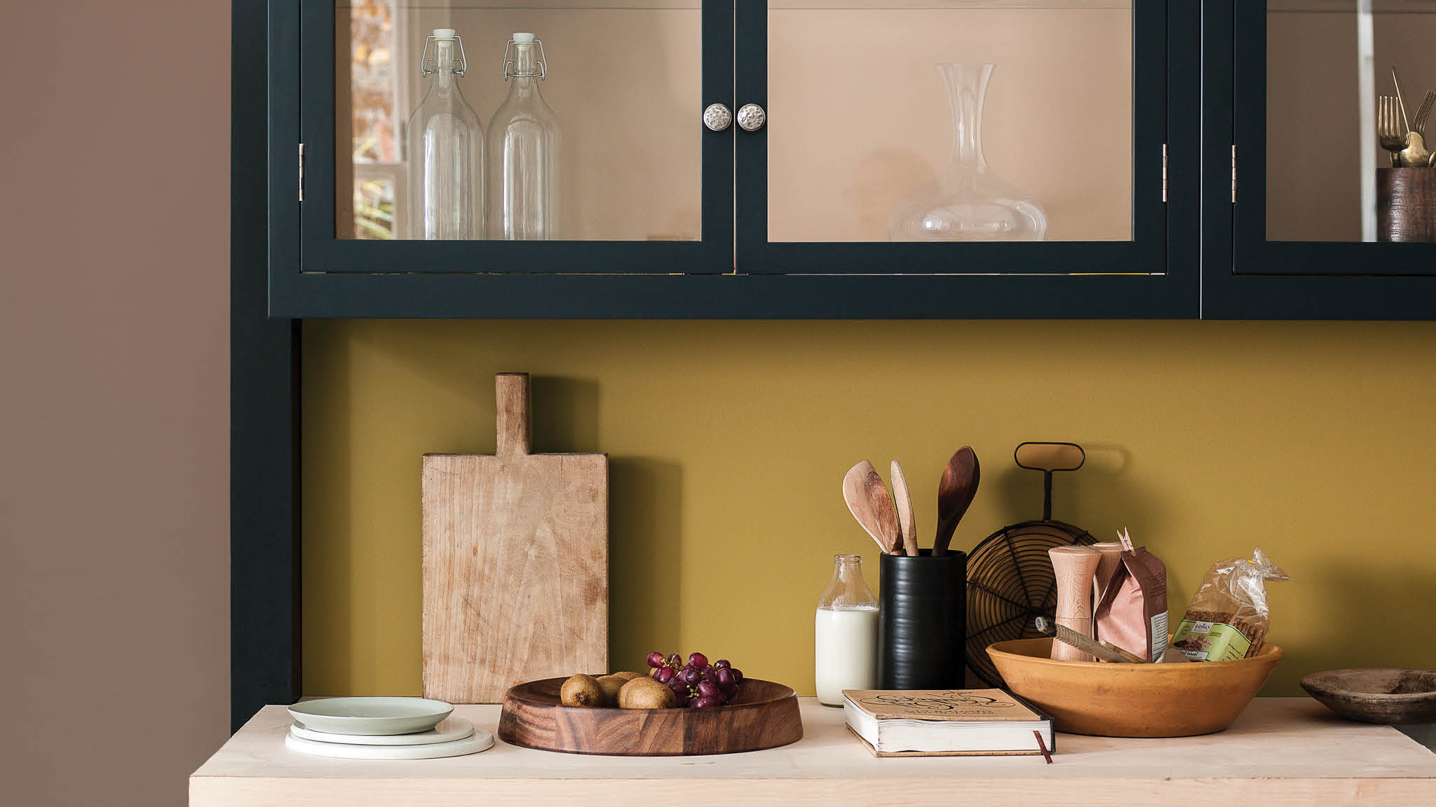 2.5 Une cuisine marron et or Associés à l’or, les marrons foncés ou chocolat et les roses chauds créent une association plaisante, pleine de chaleur et de richesse.